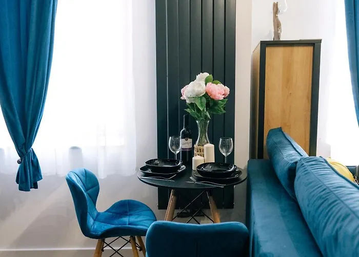 Center - Entresol & Balcony - By Rentujemy