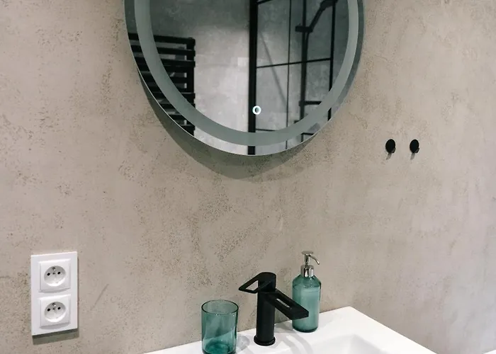 Center - Entresol & Balcony - By Rentujemy Apartment