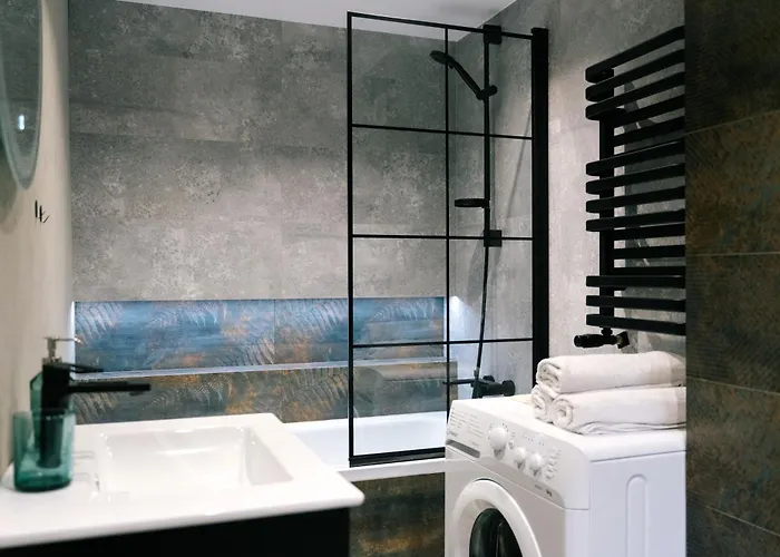 Center - Entresol & Balcony - By Rentujemy Apartment