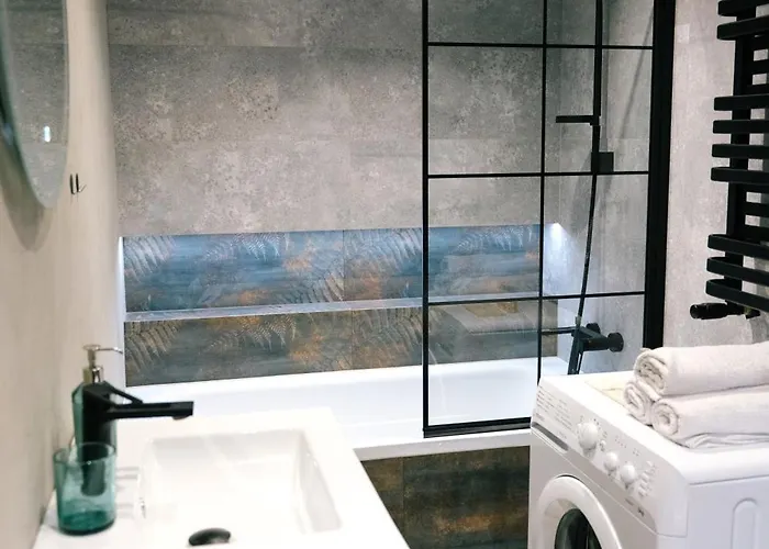 Center - Entresol & Balcony - By Rentujemy Apartment *